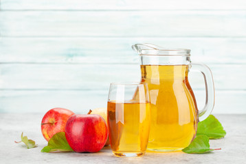 Apple juice and red apple fruits