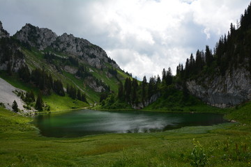 VUE SUR LE LAC D'ARVOUIN