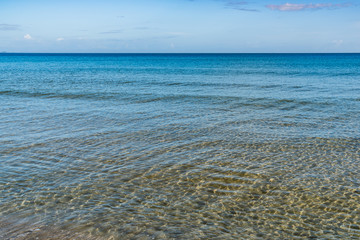 糸島姉子の浜の美しく青い海