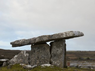 Picture of a dolmen in Ireland