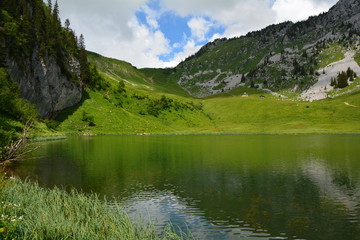 JOLI LAC DE MONTAGNE 