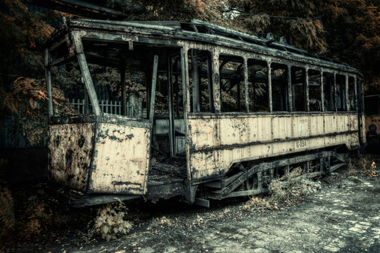 niszczejące tramwaje zajezdnia Wrocław