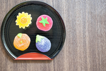 カラフルな和菓子