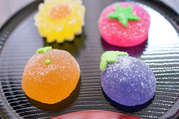 カラフルな和菓子