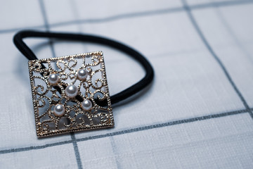 パールとゴールドのヘアゴム