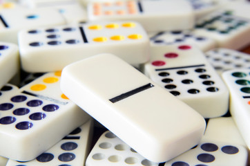fichas de domino, secuencia de fichas de domino, juego de domino, fichas de juego de domino