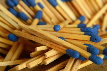 cerillas en caja de cartón, conjunto de fósforos, cerillas para encender fuego