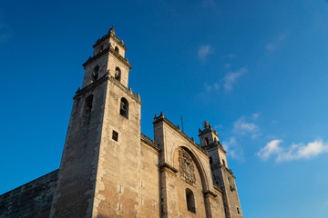 Fototapeta premium Cathedral of Merida 'San Ildefonso' during sunset, Merida, Yucatan, Mexico