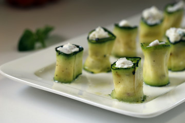 zucchini stuffed with ricotta