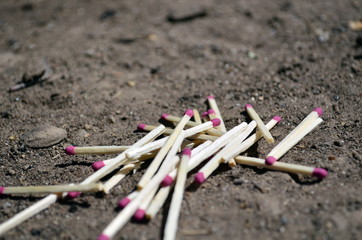 Photo of loose matches on the ground