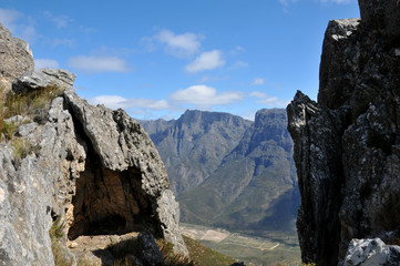 Fototapeta na wymiar A gap in the cracks on the Stettyn Mountains in the Western Cape