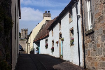 Looking up Tanhouse Brae, Culross, Fife.