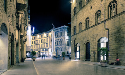 Fototapeta na wymiar Florence by night