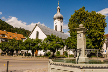 Ilanz, Glion, Kirche, Maria Himmelfahrt, Brunnen, Landsgemeindeplatz, la Plazza Cumin, Vorderrhein,...