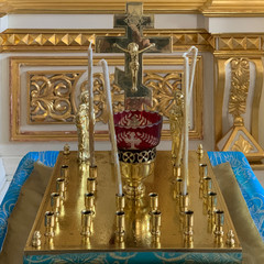 Cerkiew Zaśnięcia Przenajświętszej Bogurodzicy w Szczebrzeszynie. Lichtarz na świeczki za dusze umarłych - obrazy, fototapety, plakaty