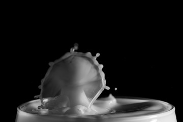 boire lait calcium explosion éclaboussure 