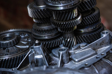 Disassembled the mechanism of the transmission of the vehicle