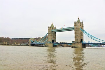 Fototapeta na wymiar tower bridge in london uk