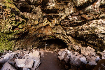 lava tube cave