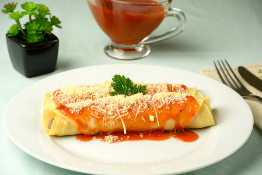 delicious meat pancake tomato sauce parmesan cheese