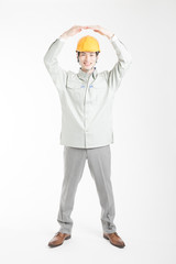 丸の男性作業員