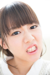 Naklejka premium 怒る女性
