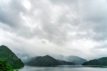 【福島県 会津】霧中の田子倉湖