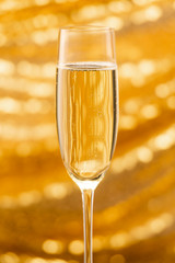 シャンパンでお祝いする