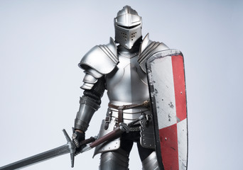 knight with sword and shield - obrazy, fototapety, plakaty