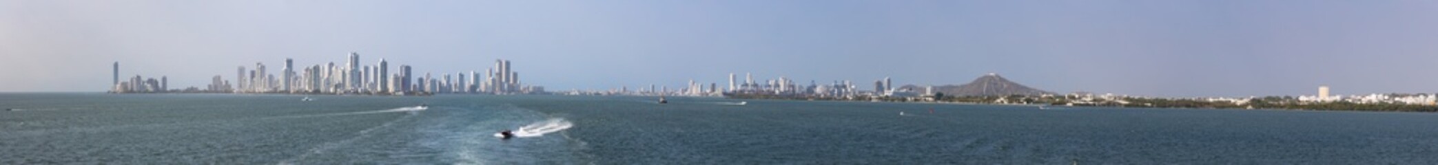 Fototapeta premium Panoramic view of the harbour and new town as seen from the sea, Cartagena, Colombia
