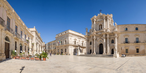 Fototapeta na wymiar Panorama of an empty Piazza Duomo and of the Cathedral of Syracuse in Sicily