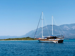 Obraz premium sailing boat on the sea