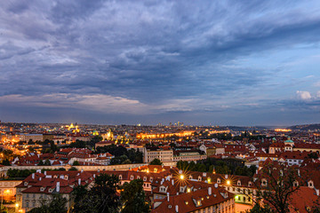 Tetti di Praga di Sera