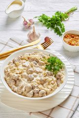 champignons sauteed in garlic sour cream sauce