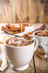 Cinnabon cake in mug