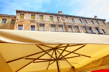 Obraz premium Under the Outdoor terrace umbrella