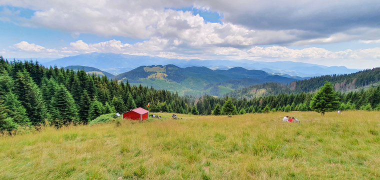 Blick von Piatra Craiului auf Bucegi Gebirge (RO)