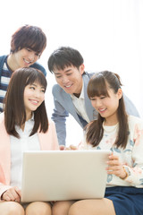 Fototapeta premium パソコンを見る男女