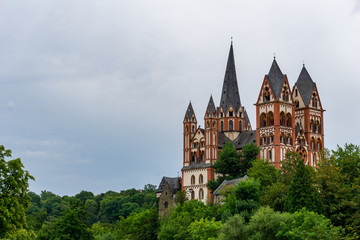 Fototapeta na wymiar view of the cathedral in Limburg on the Lahn