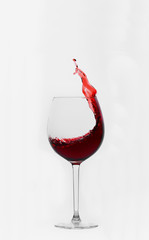 winw red glass splash drink