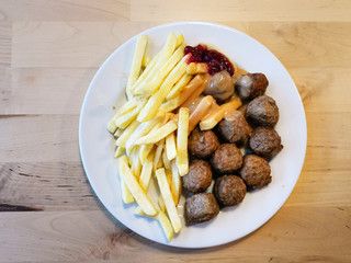 Delicious Provencal and semolina meatballs