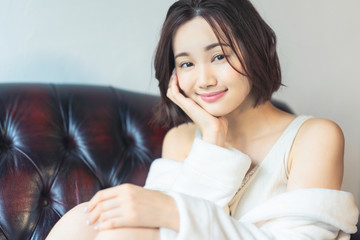 女性の美容イメージ　スキンケア　ボディケア　脱毛　...