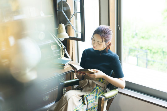 女性ポートレート　ファッションイメージ