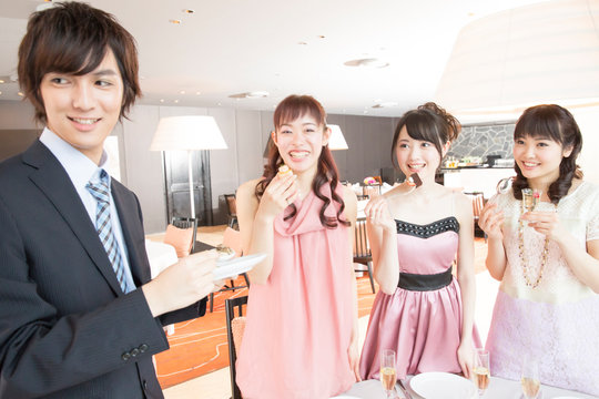 立食パーティー の画像 434 件の Stock 写真 ベクターおよびビデオ Adobe Stock