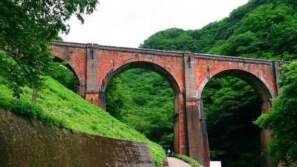 めがね橋／廃線の煉瓦造の鉄道橋（群馬県安中市）