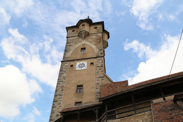 Fototapeta na wymiar Towers and walls in the old town of Rothenburg ob der Tauber
