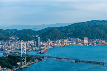 Fototapeta na wymiar 火の山公園展望台から望む関門海峡と門司港レトロ