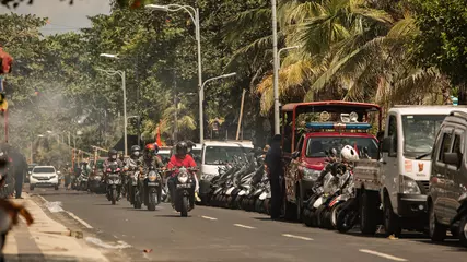 Fototapeten Bali Bali, Indonesia august-17 th 2020. independence day. social events on the beach in kuta. kite festival. surfing competition among juniors. Bali, Indonesia  © alexzhilkin