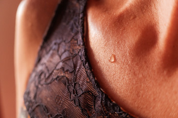 In summer it is important to hydrate to avoid sweating and loss in drops of water from the body.