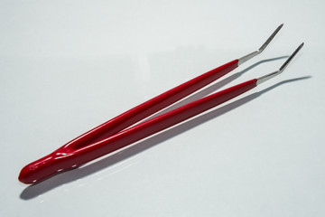 tweezer with curved tips for electronic